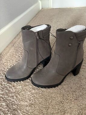MIA Rider bootie brand new no box